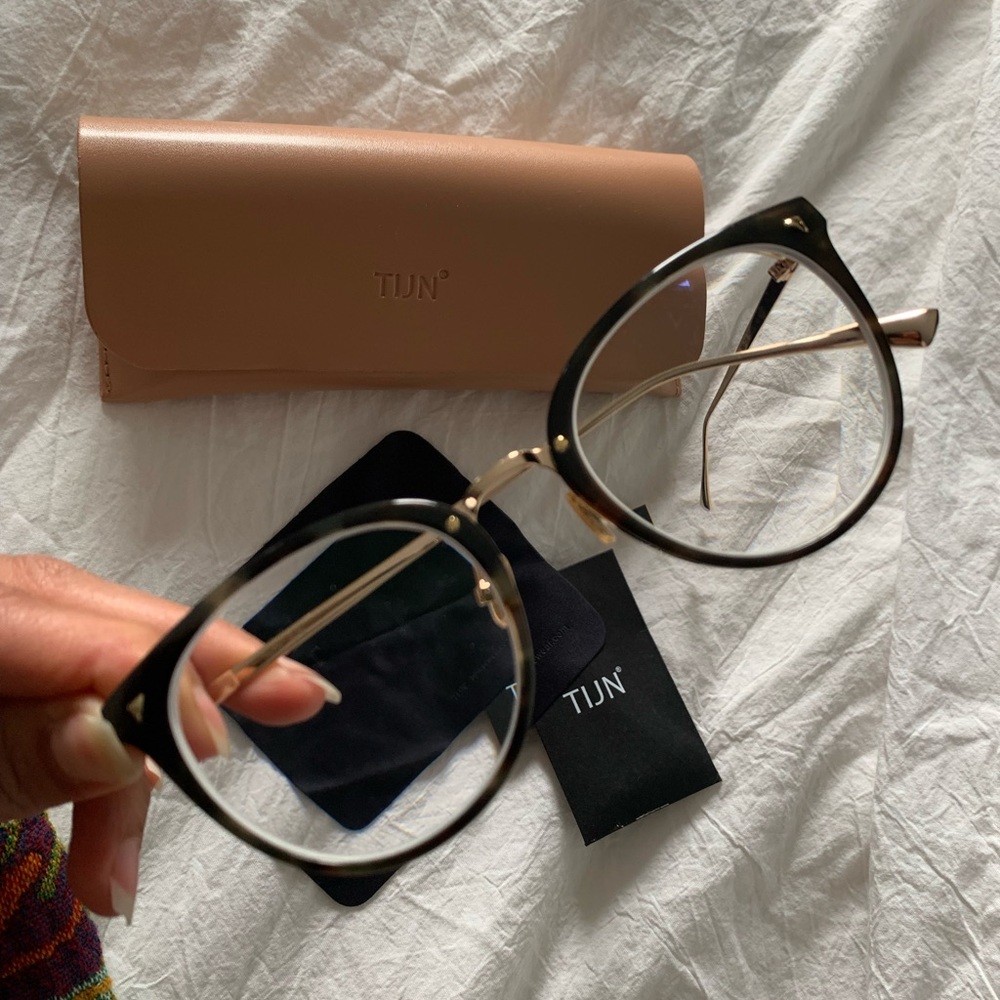 TIJN Black and Gold Eyeglasses with Case